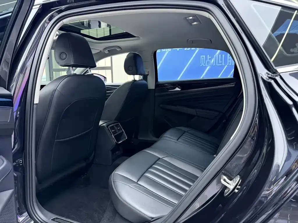 Volkswagen Passat — фото 10