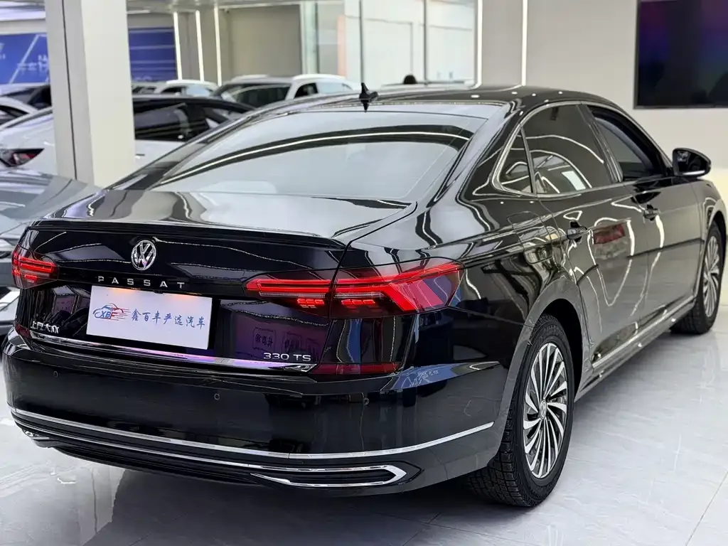 Volkswagen Passat — фото 9
