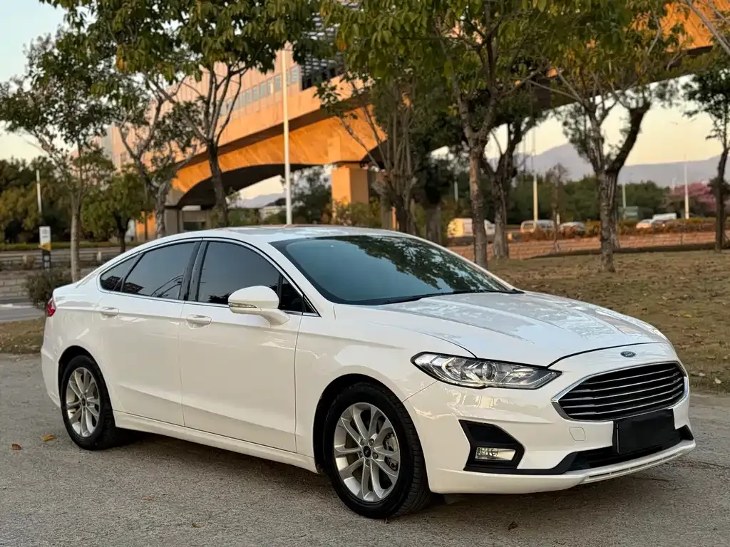 Ford Mondeo — фото 3