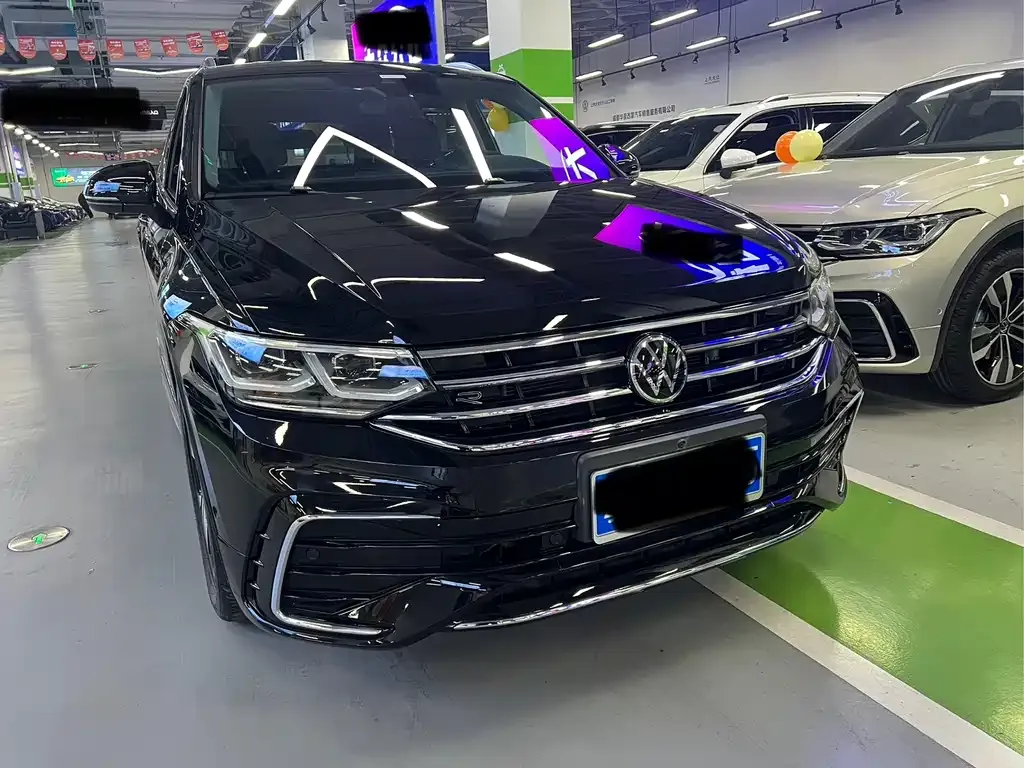 Volkswagen Tiguan L — фото 3