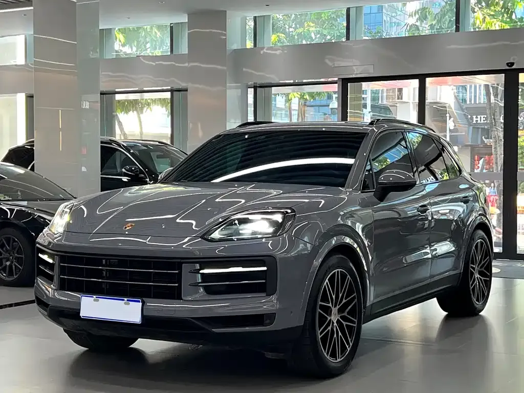 Porsche Cayenne — фото 1