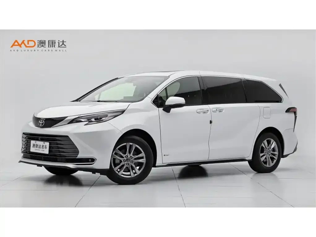 Toyota Sienna — фото 1