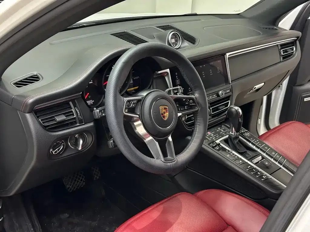 Porsche Macan — фото 10