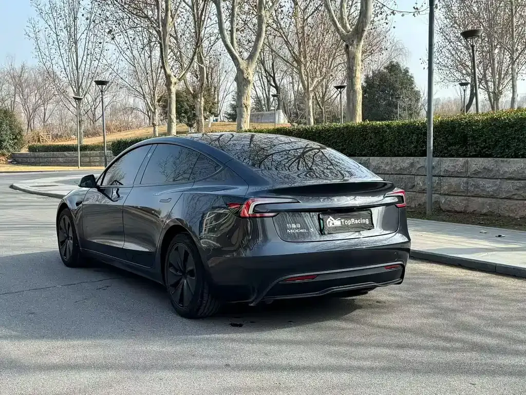 Tesla Model 3 — фото 5