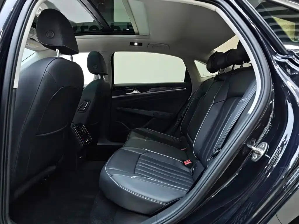 Volkswagen Passat — фото 5