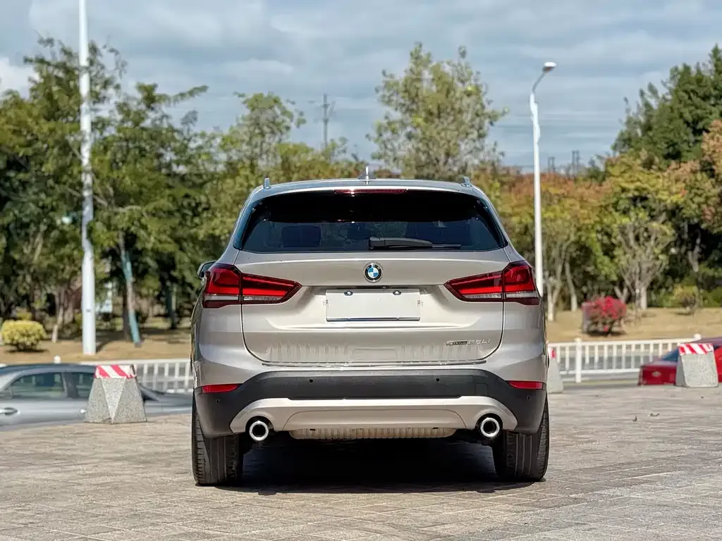 BMW X1 — фото 5