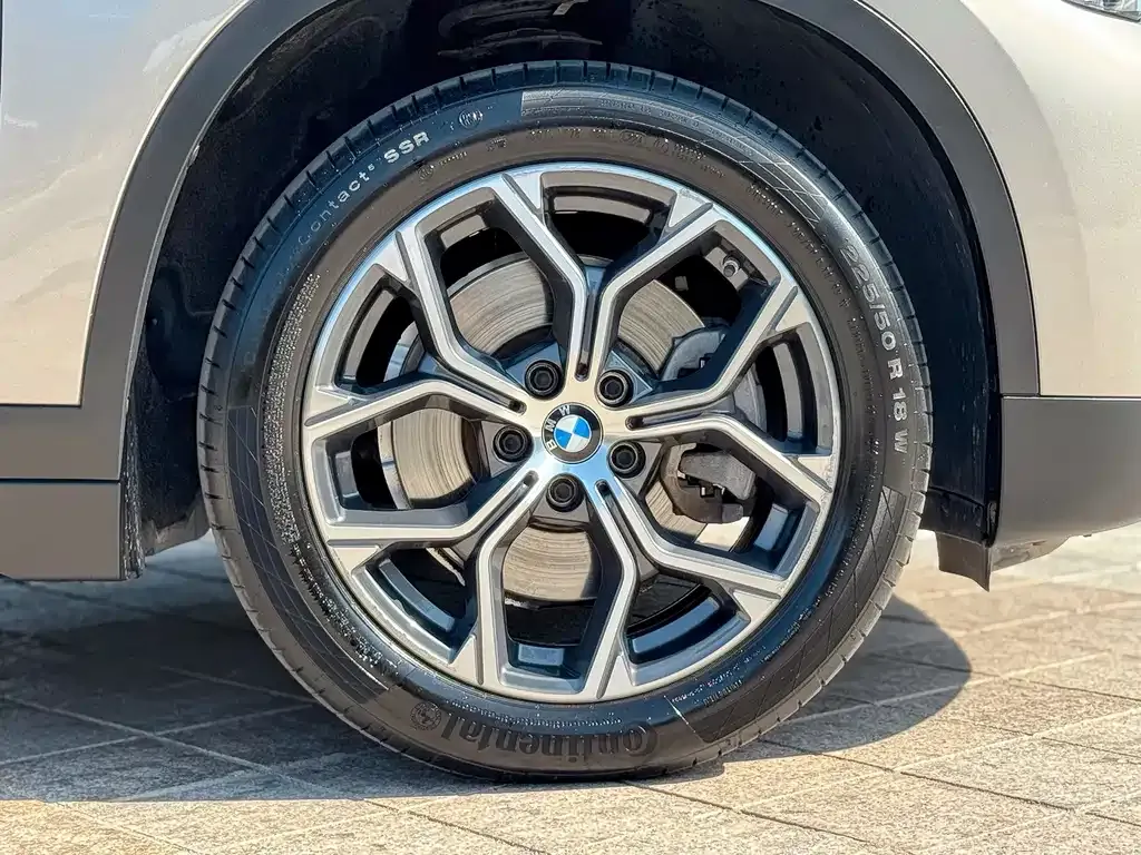 BMW X1 — фото 9