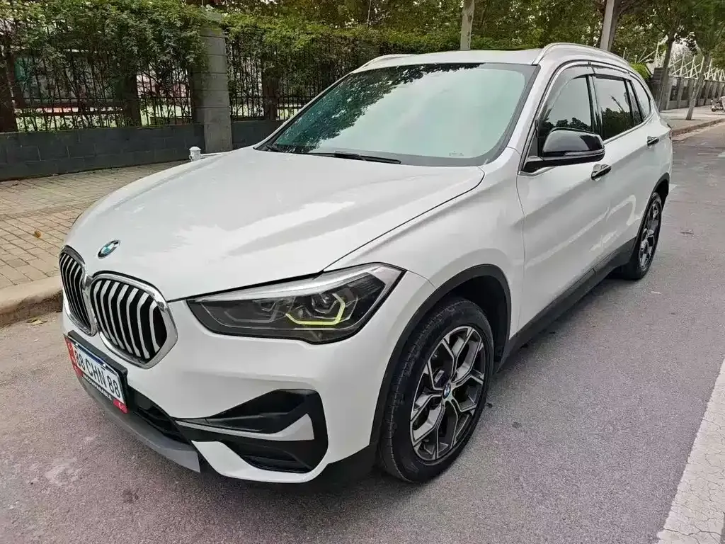 BMW X1 — фото 1