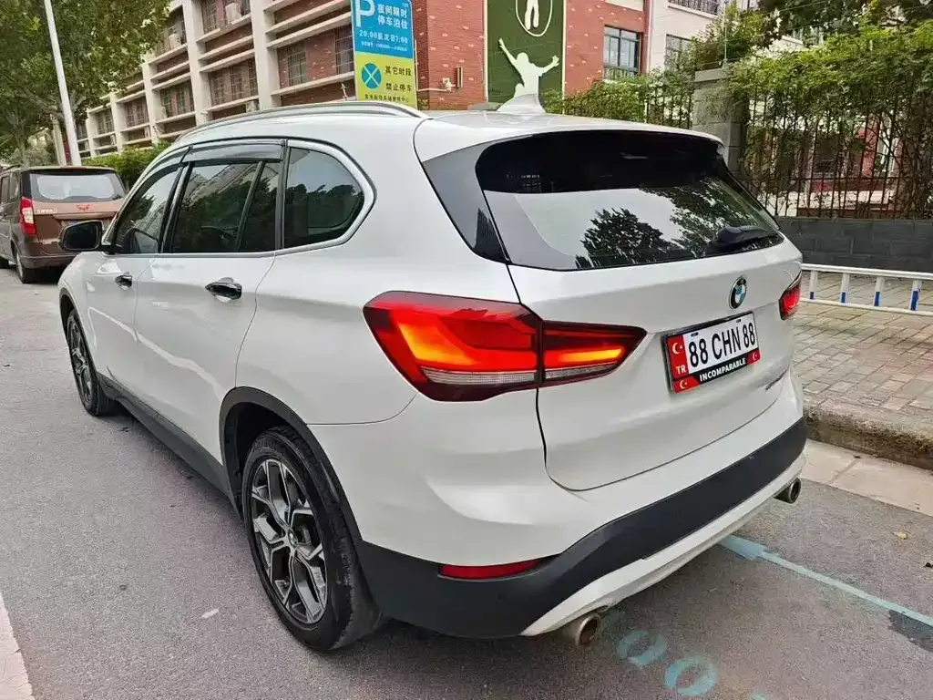 BMW X1 — фото 8