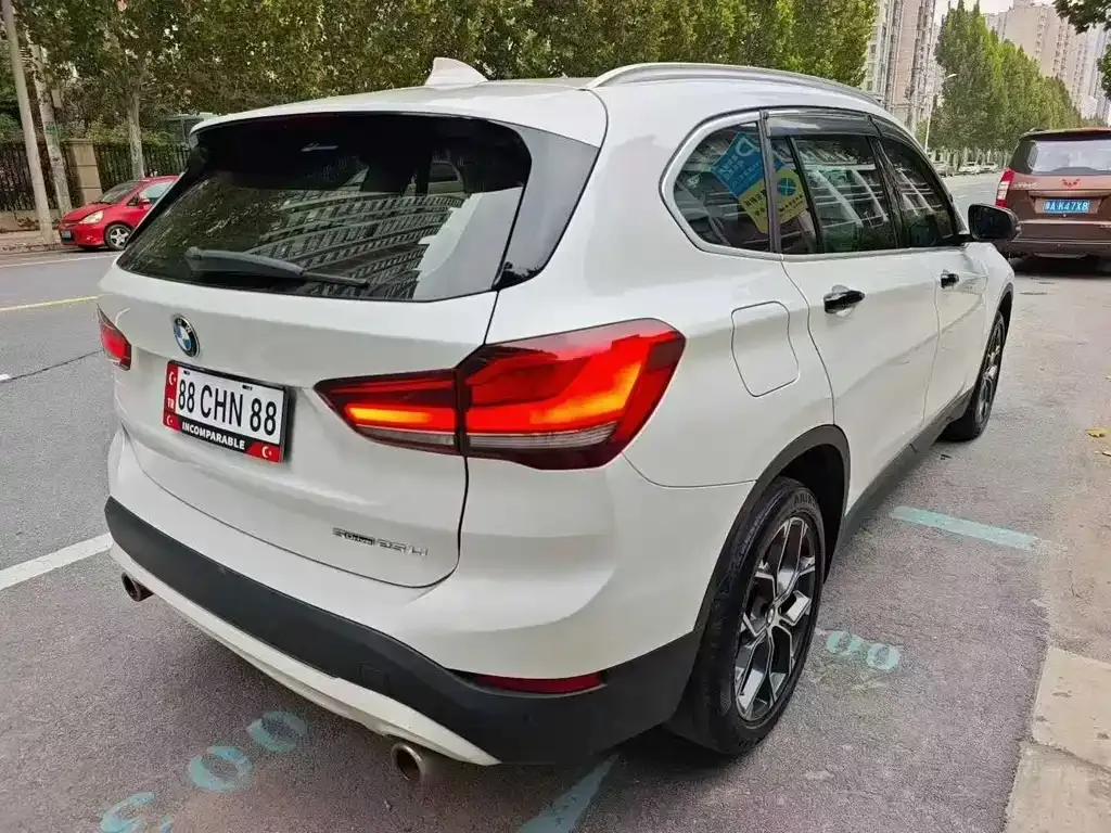 BMW X1 — фото 9