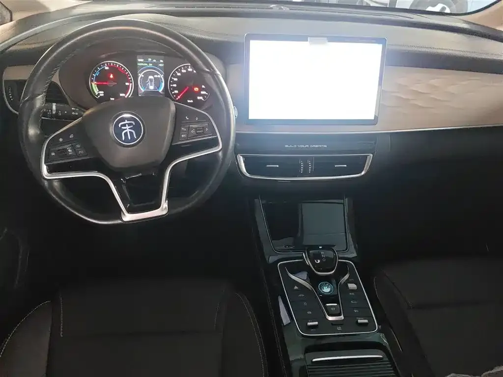 BYD MAX New Energy — фото 3