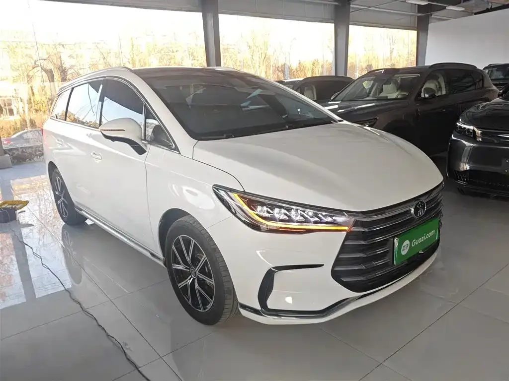 BYD MAX New Energy — фото 10