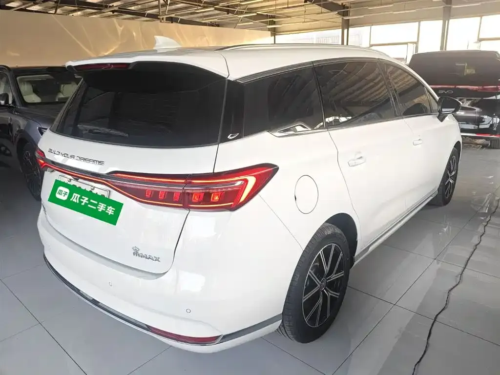 BYD MAX New Energy — фото 4