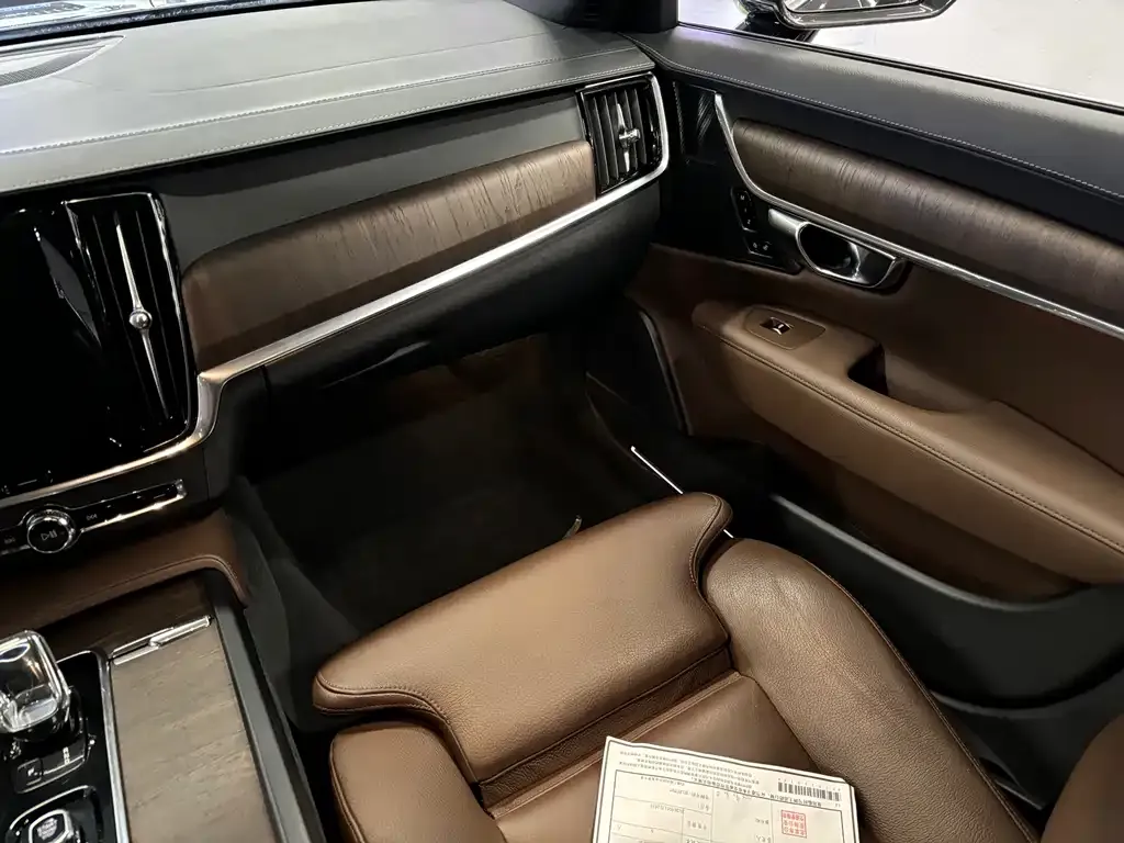 Volvo S90 — фото 10