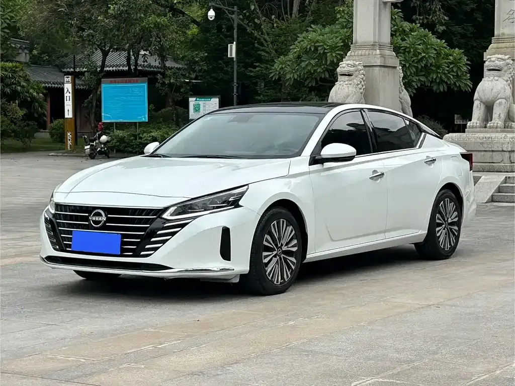 Nissan Teana — фото 1