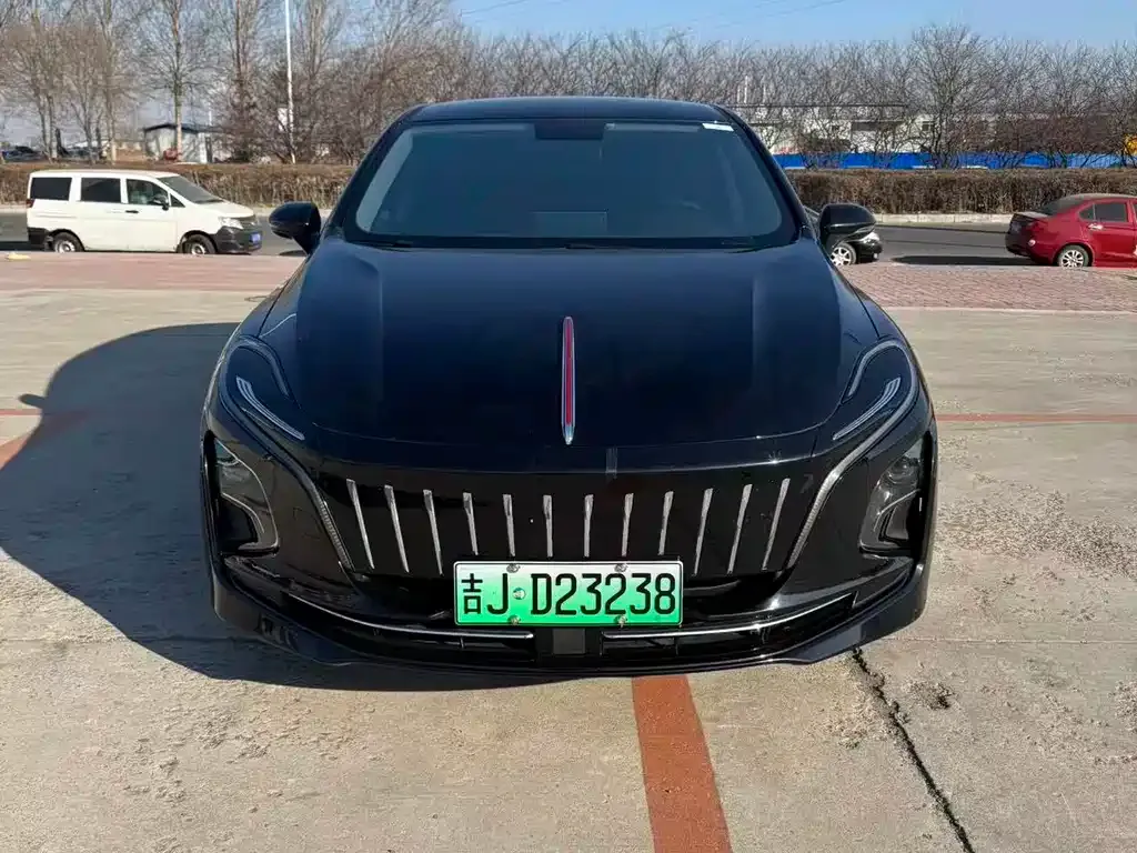 Hongqi E-QM5 — фото 2
