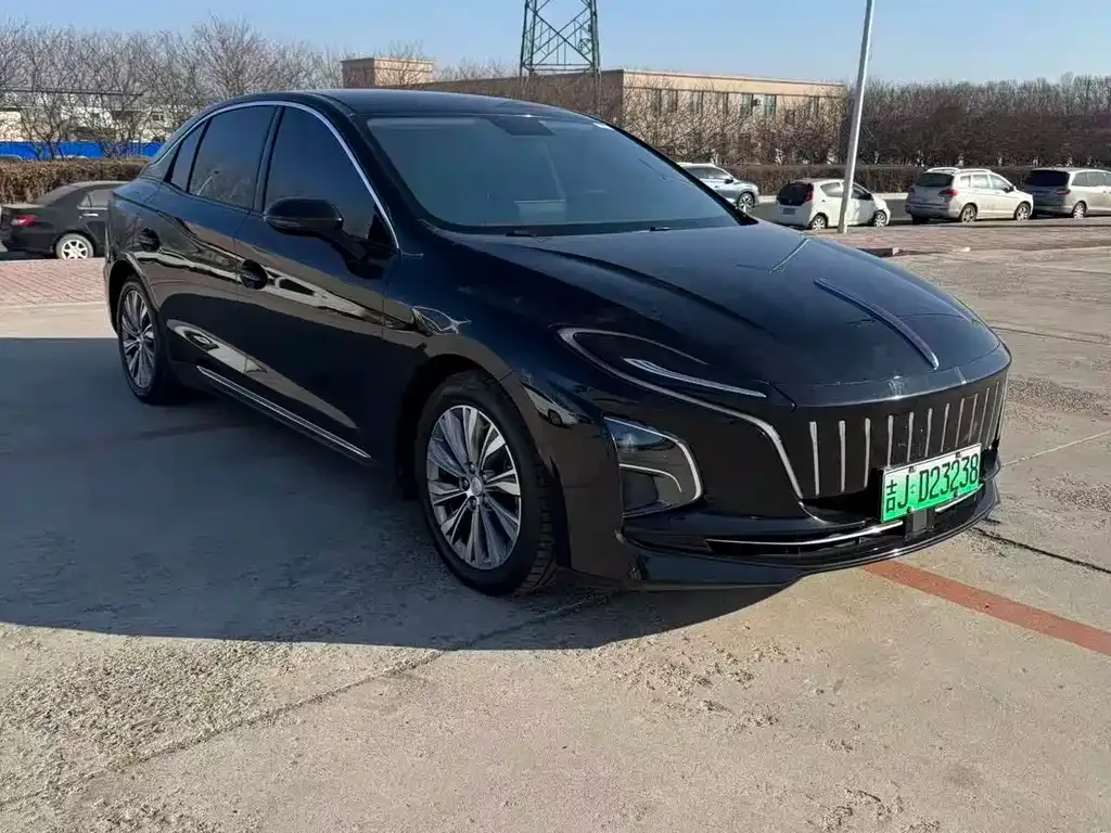Hongqi E-QM5 — фото 3