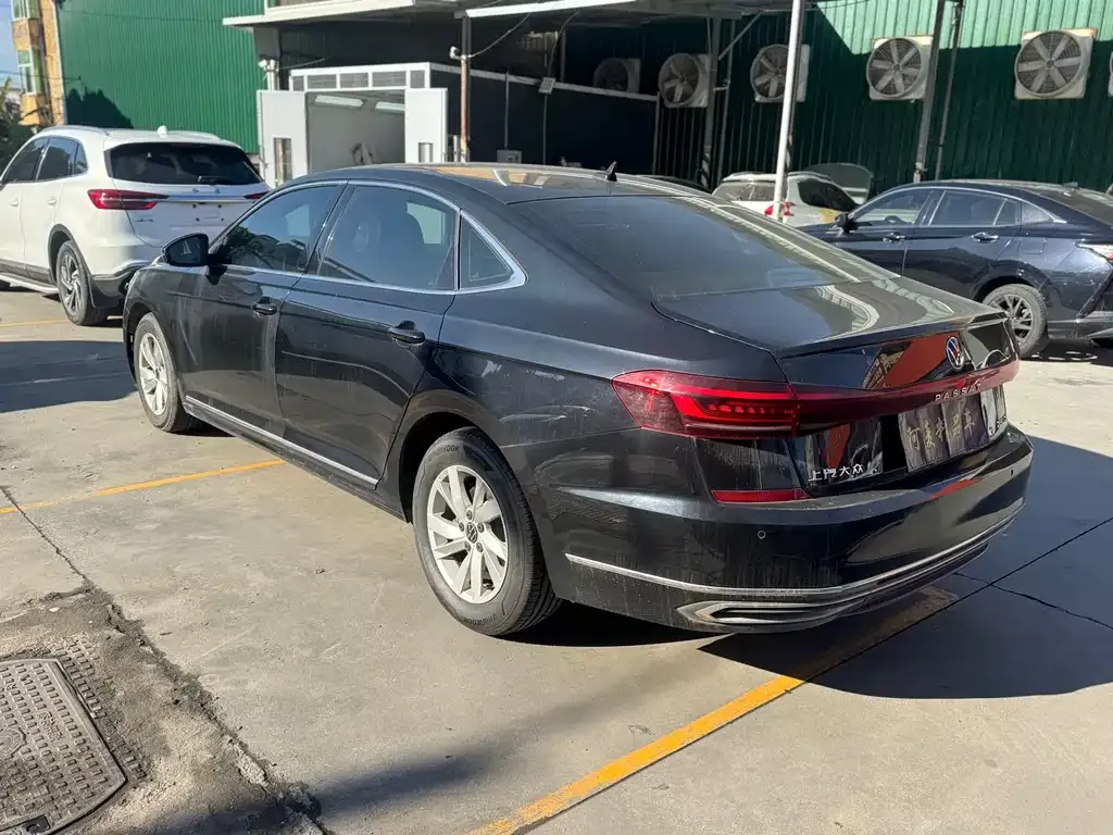 Volkswagen Passat — фото 8