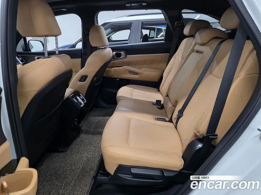 Kia Sorento — фото 6