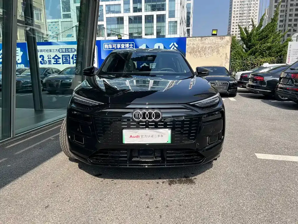 Audi Q6L e-tron — фото 2