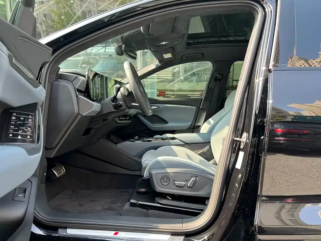 Audi Q6L e-tron — фото 4