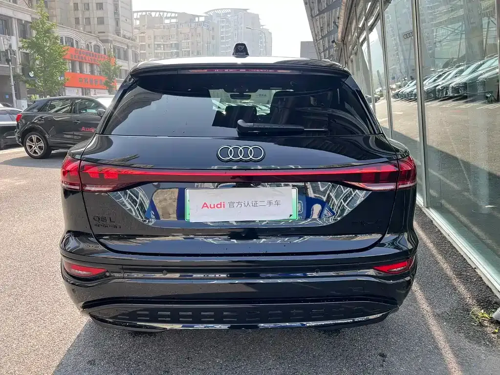 Audi Q6L e-tron — фото 9