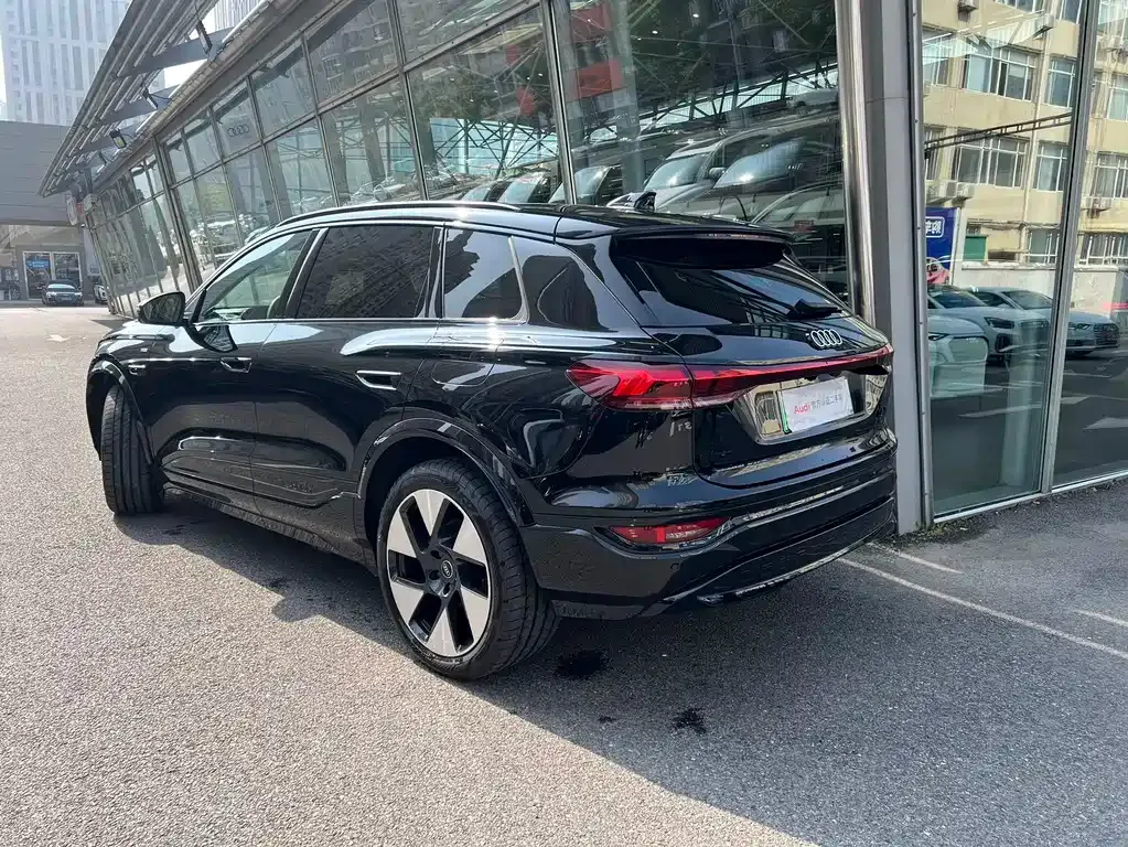 Audi Q6L e-tron — фото 8
