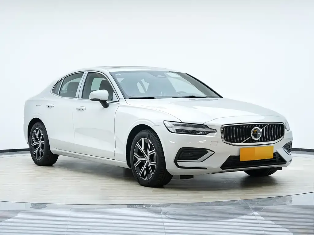 Volvo S60 — фото 2