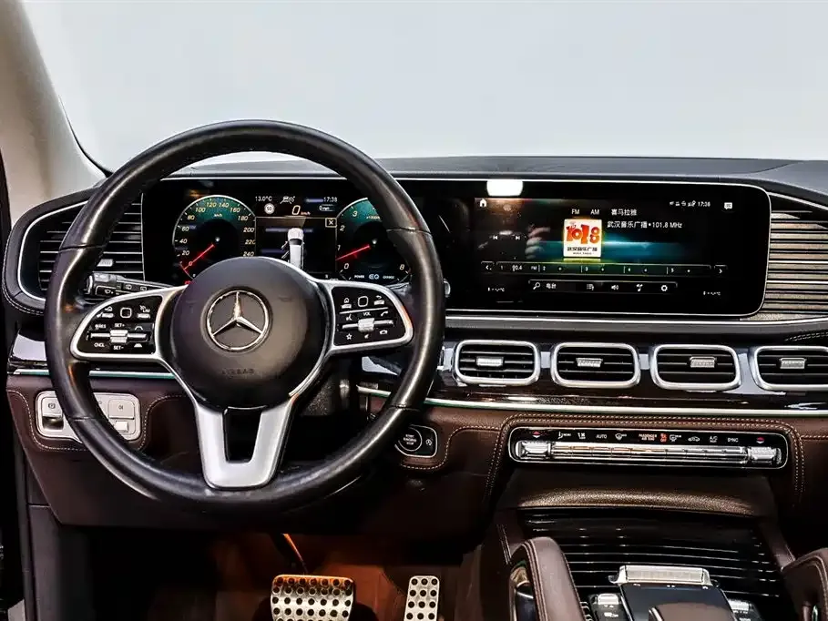 Mercedes-Benz GLS — фото 10