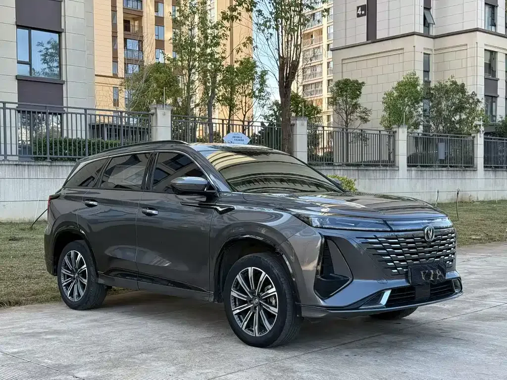 Changan CS75PLUS — фото 1