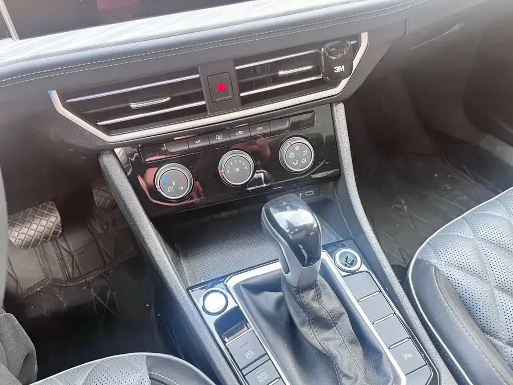 Volkswagen Sagitar — фото 4