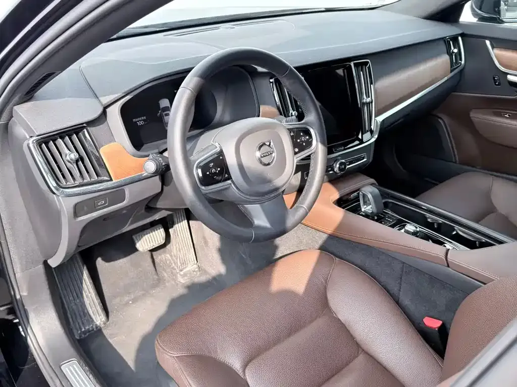 Volvo S90 — фото 9