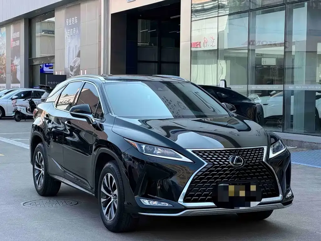 Lexus RX — фото 1