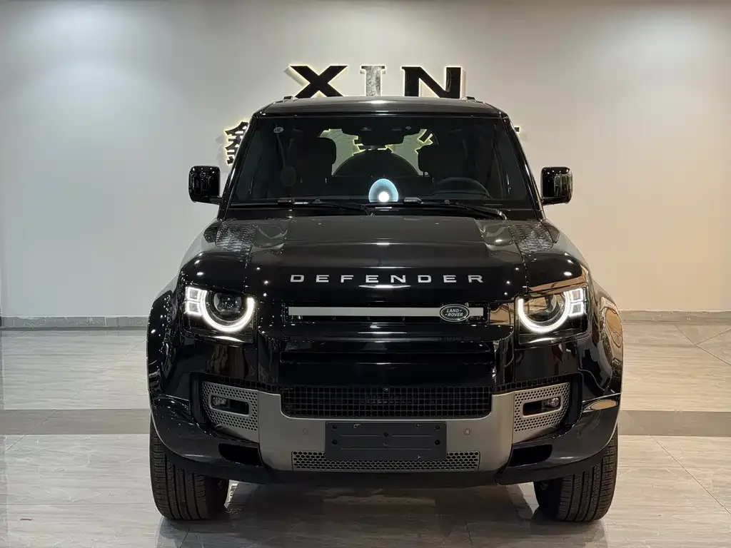 Land Rover Defender — фото 1