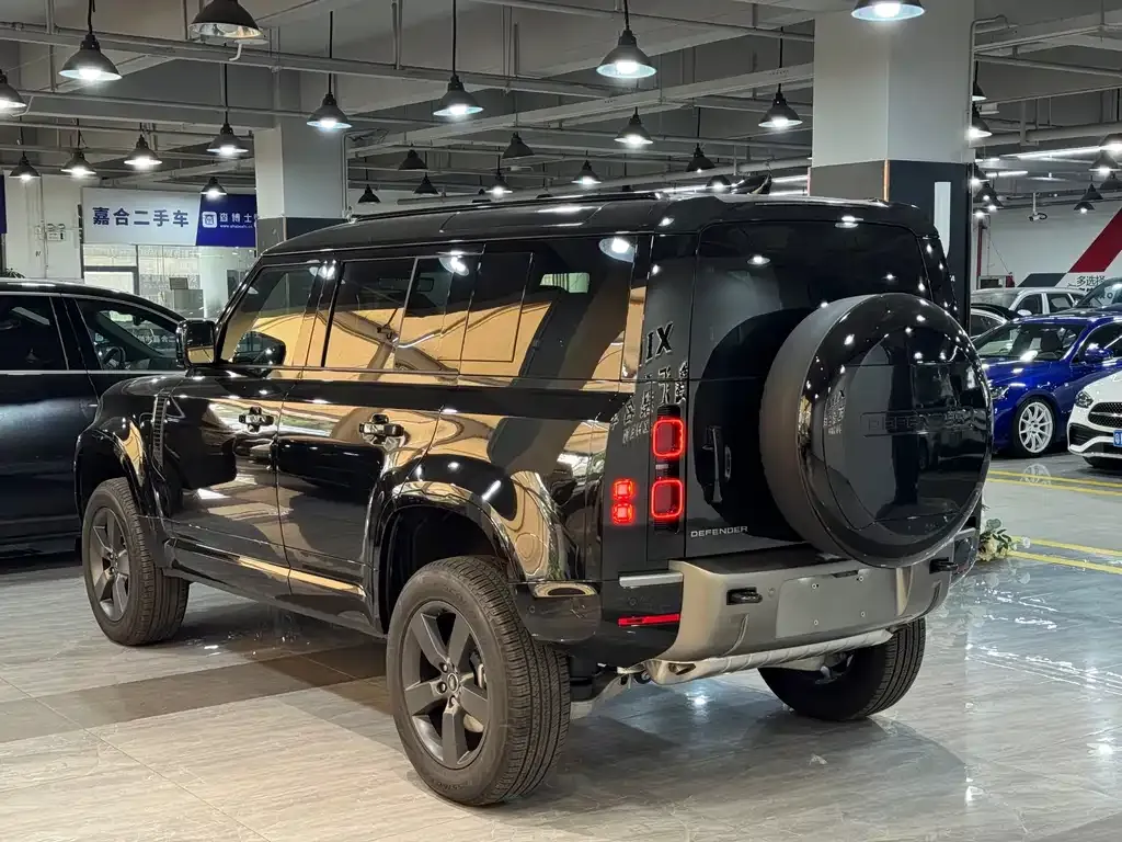 Land Rover Defender — фото 10