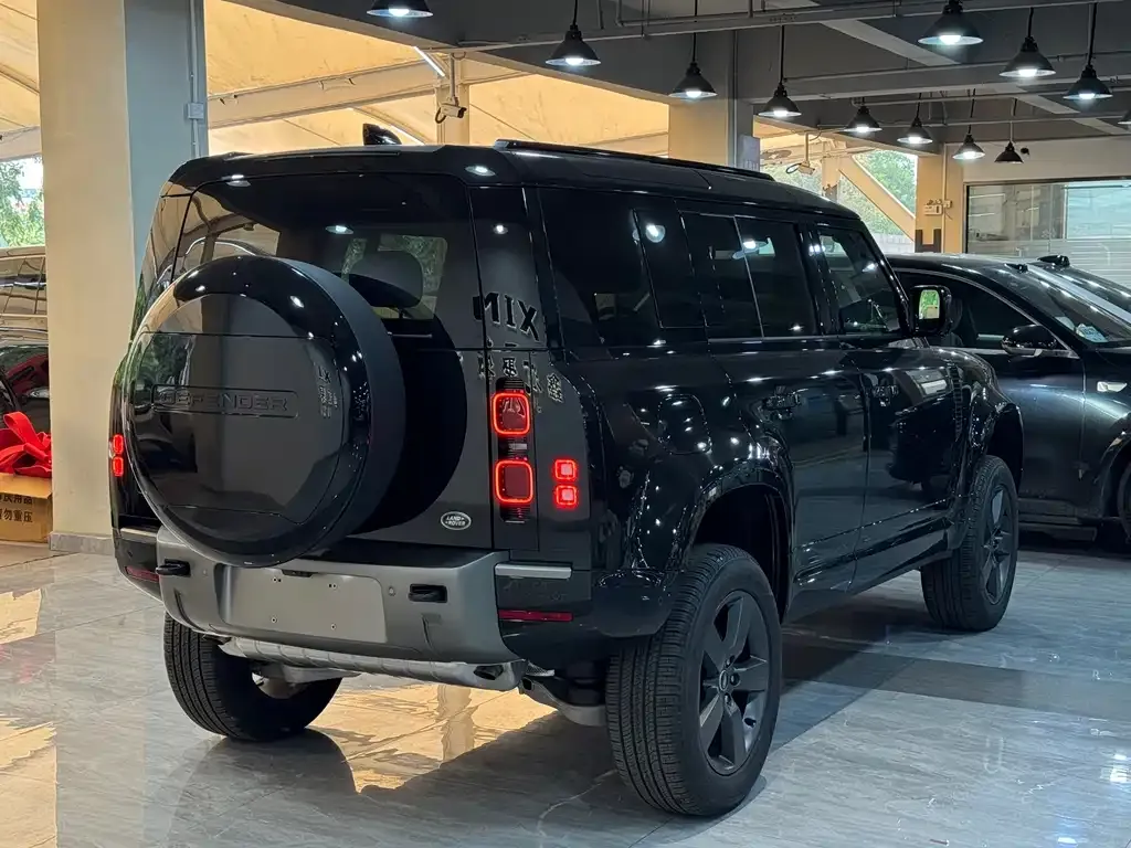 Land Rover Defender — фото 9