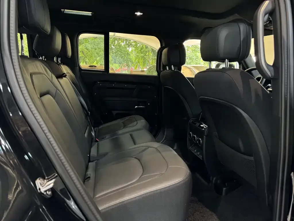 Land Rover Defender — фото 2