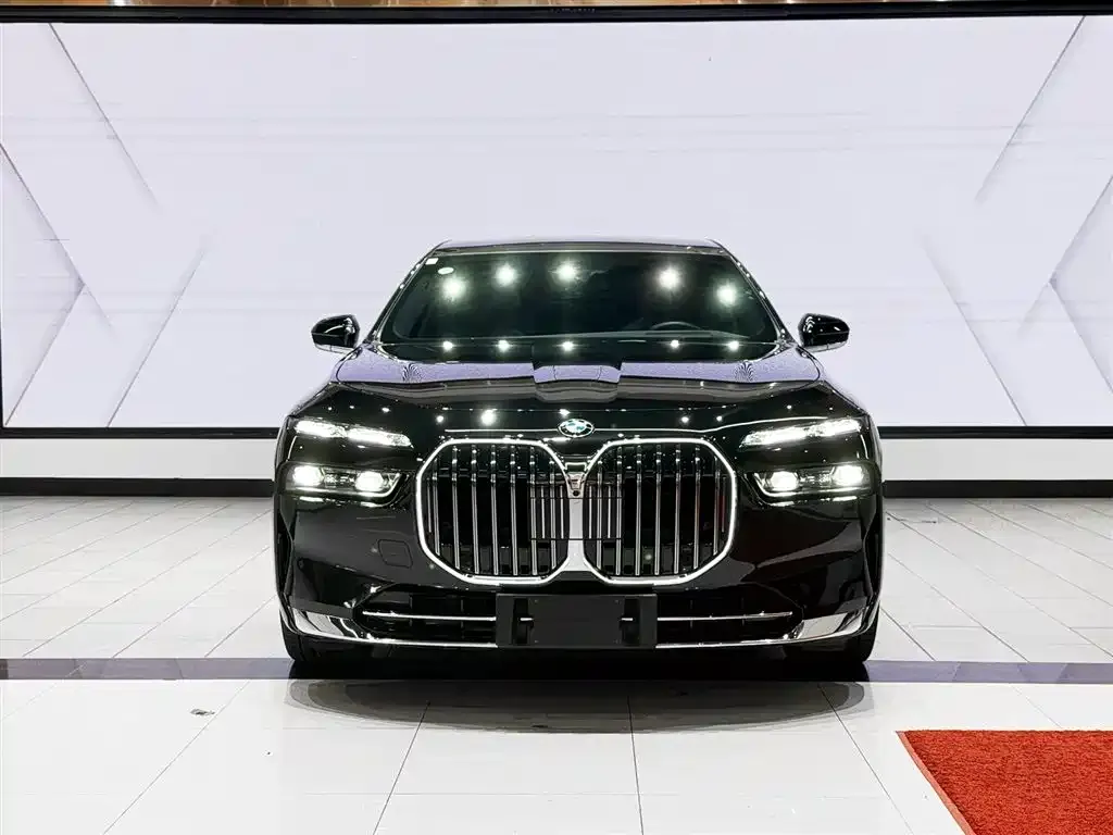BMW 7 Series — фото 4