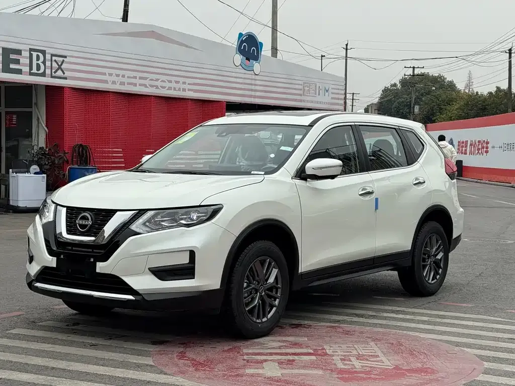 Nissan X-Trail — фото 1