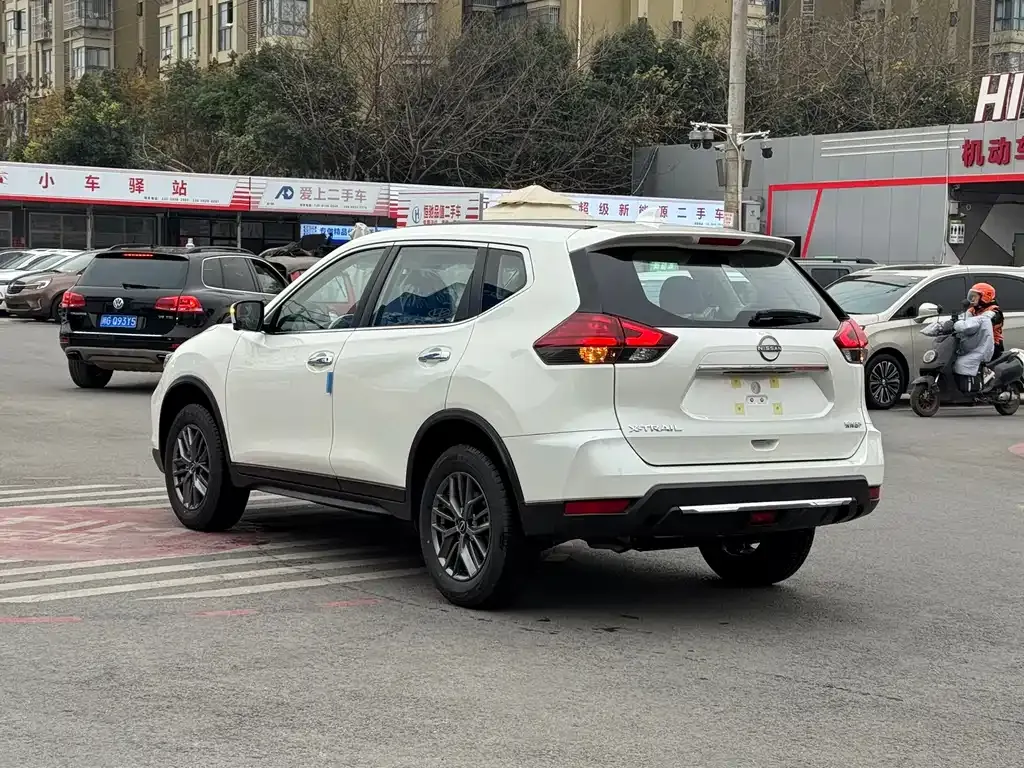 Nissan X-Trail — фото 10