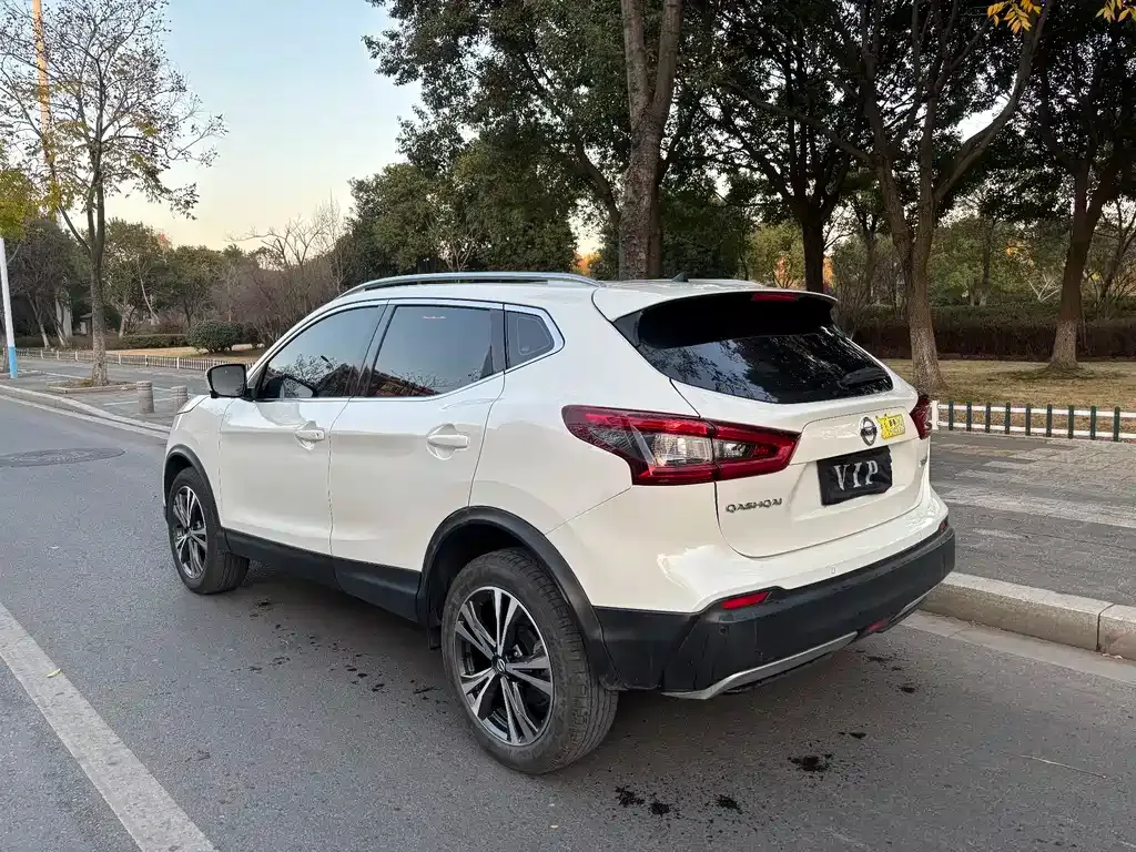Nissan Qashqai — фото 4