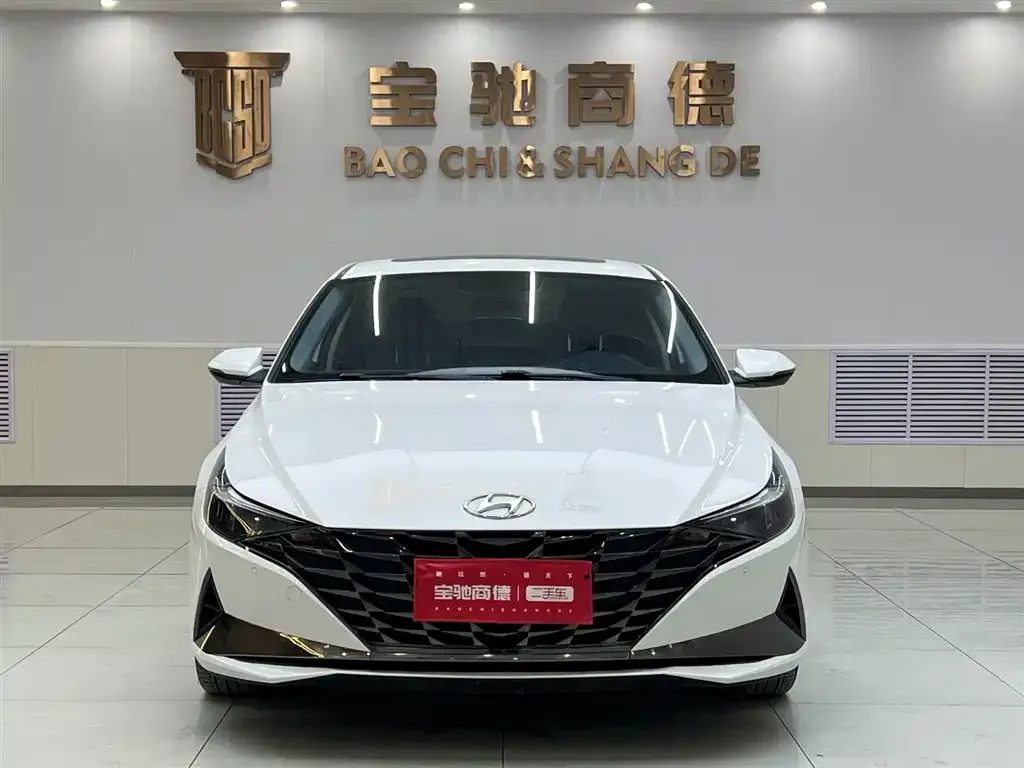 Hyundai Elantra — фото 2