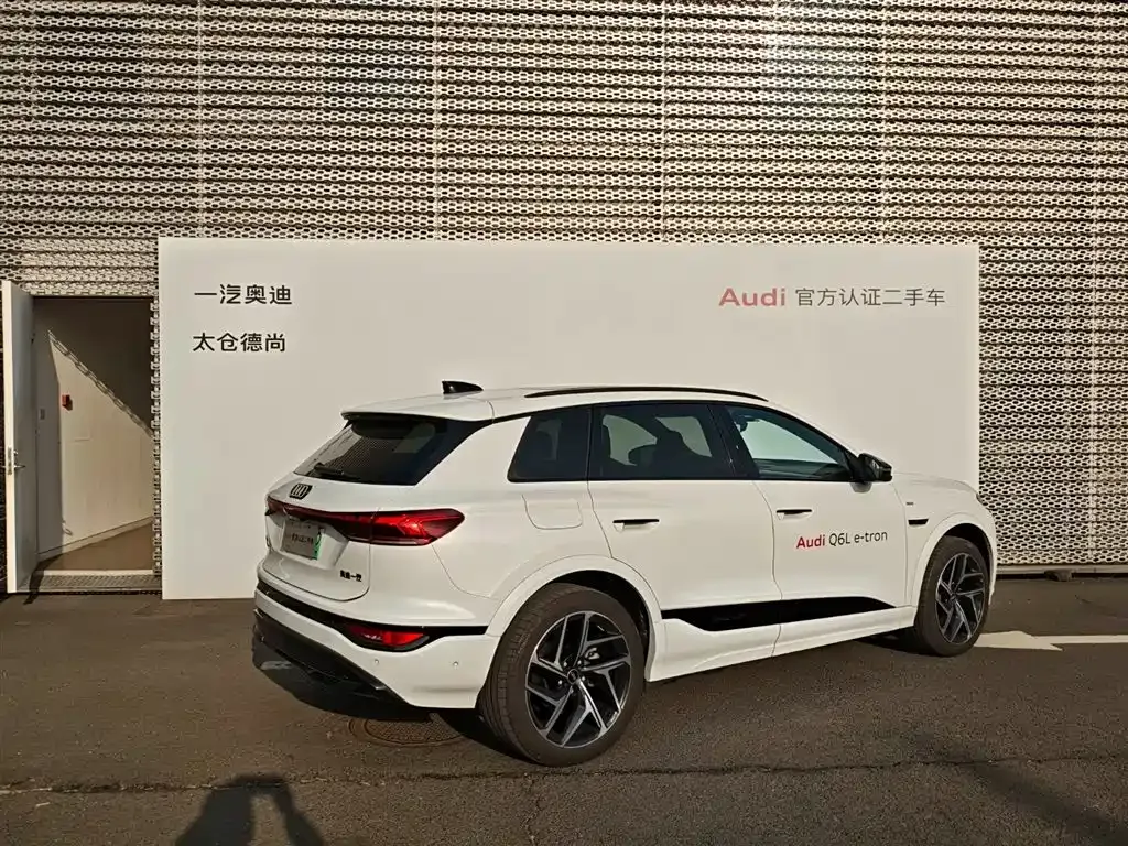Audi Q6L e-tron — фото 7