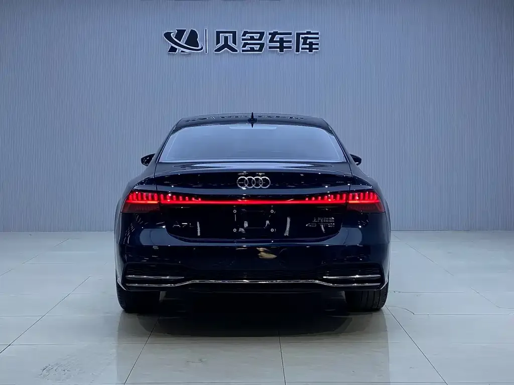 Audi A7L — фото 2