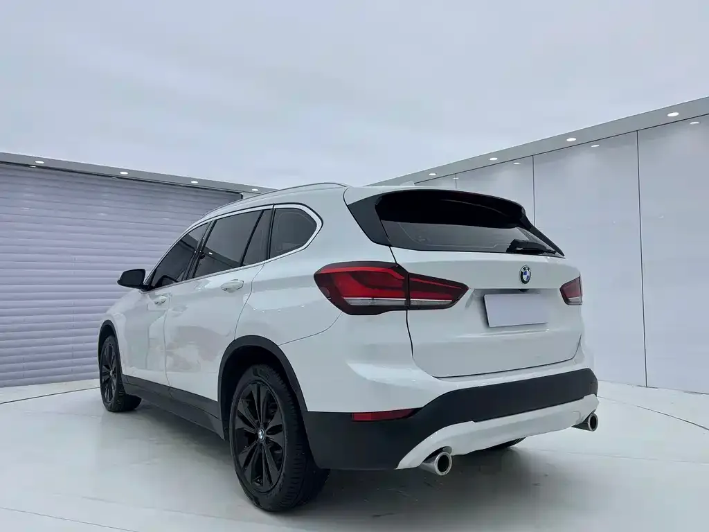 BMW X1 — фото 5