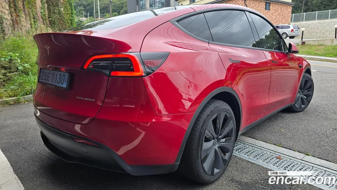 Tesla Model Y — фото 2