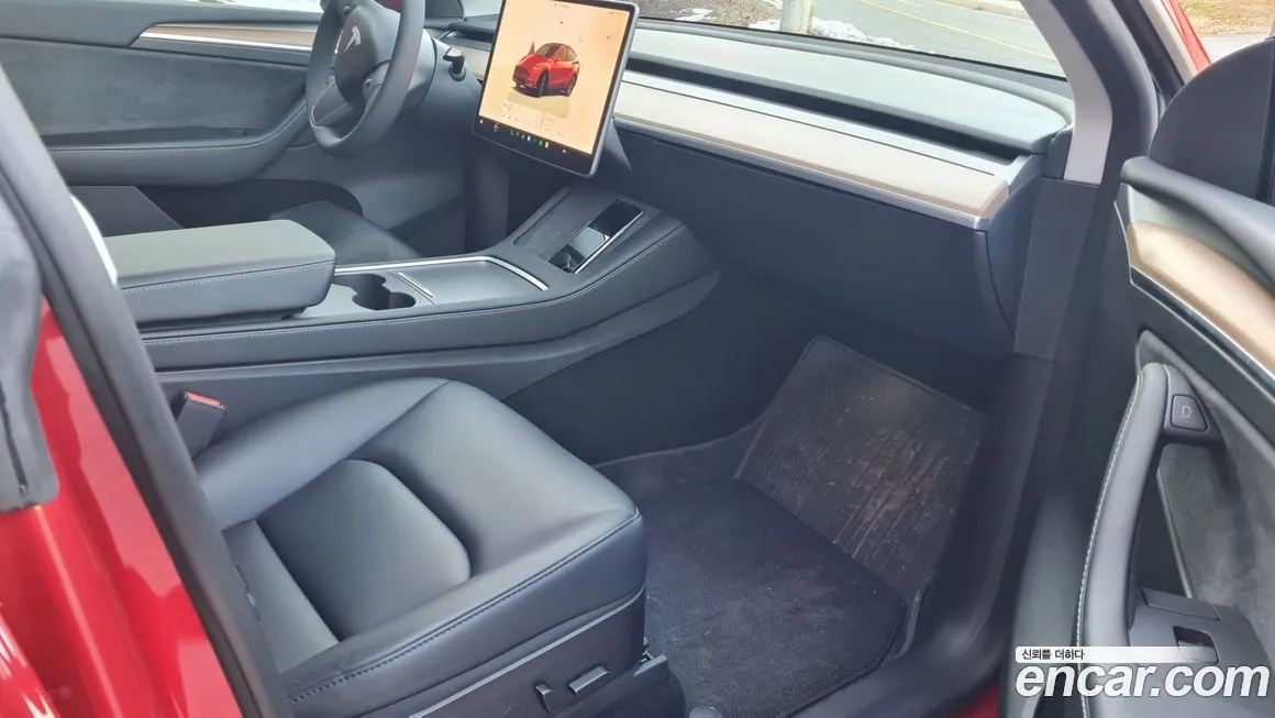 Tesla Model Y — фото 9
