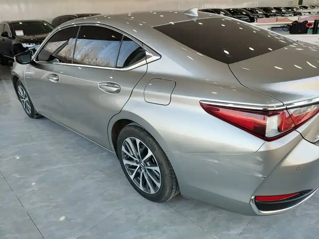 Lexus ES — фото 8