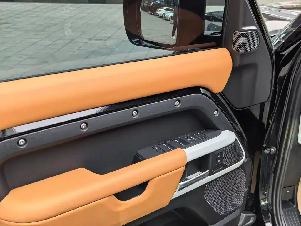 Land Rover Defender — фото 2
