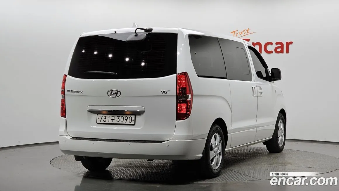 Hyundai Starex — фото 2